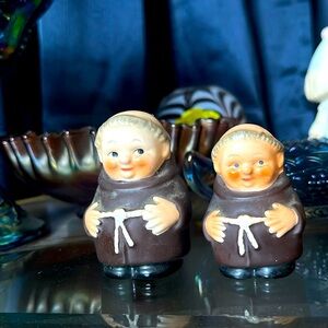 Goebel Friar Tuck Clergy Monk Salt/ Pepper Hummel Set c1940-1955